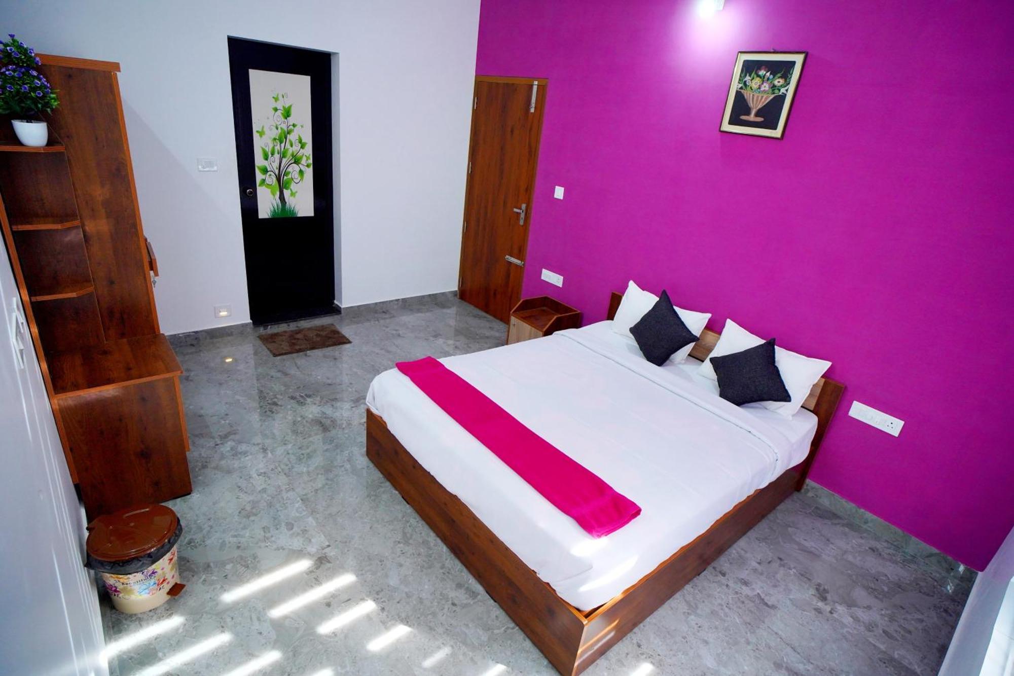 Vaishnavam Double Bedroom Villa Теккаді Екстер'єр фото